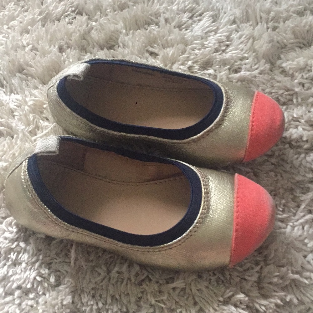 Crew cuts flats